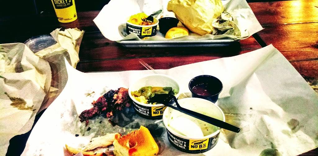 Dickeys Barbecue Pit | restaurant | 10853 Hardin Valley Rd, Knoxville, TN 37932, USA | 8654548338 OR +1 865-454-8338