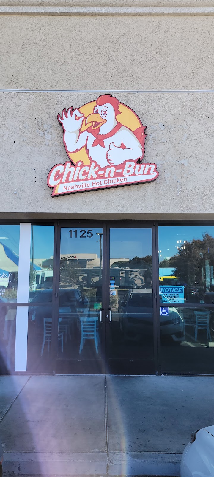 Chick-n-Bun | restaurant | 1125 W Rancho Vista Blvd Unit A, Palmdale, CA 93551, USA | 6615791777 OR +1 661-579-1777