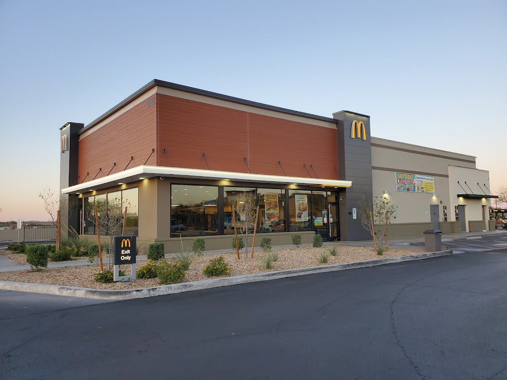 McDonalds | cafe | 1328 S Signal Bute Rd, Mesa, AZ 85209, USA | 4805973718 OR +1 480-597-3718
