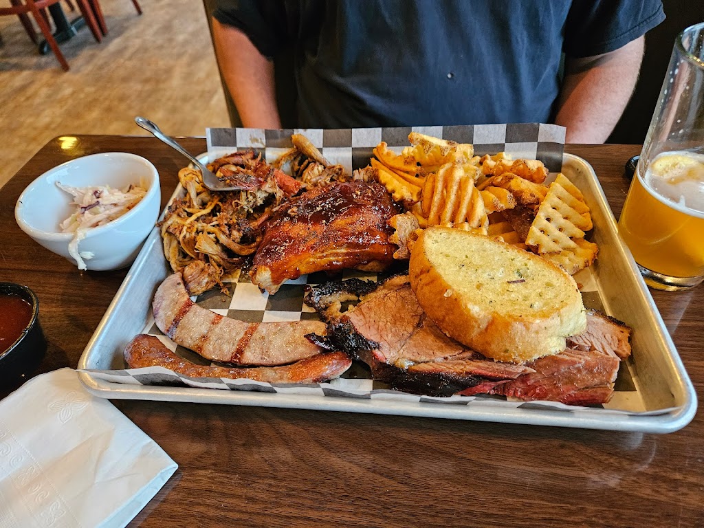 Smoke & Fire | restaurant | 825 1st St SE, New Prague, MN 56071, USA | 9527585522 OR +1 952-758-5522