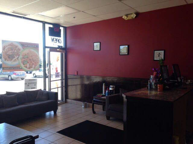 Lins Kitchen | restaurant | 1024 McHenry Ave G, Crystal Lake, IL 60014, USA | 8153569988 OR +1 815-356-9988