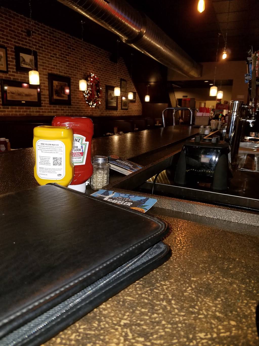 Roanoke Village Inn | restaurant | 190 N Main St, Roanoke, IN 46783, USA | 2606723707 OR +1 260-672-3707