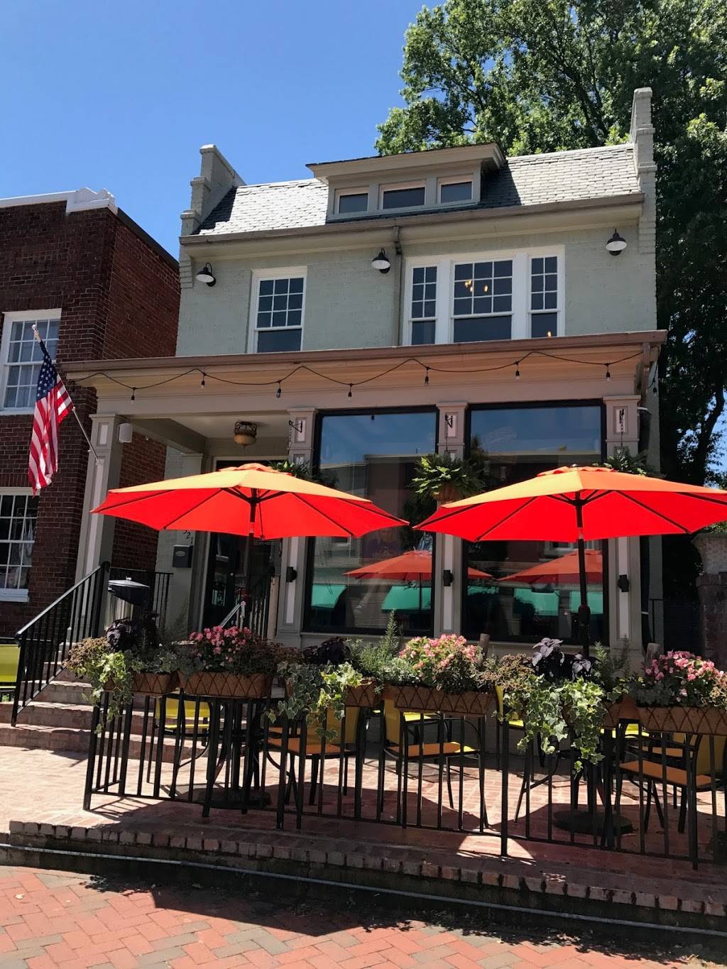 The Pit and The Peel | restaurant | 3321 W Cary St, Richmond, VA 23221, USA | 8043590200 OR +1 804-359-0200