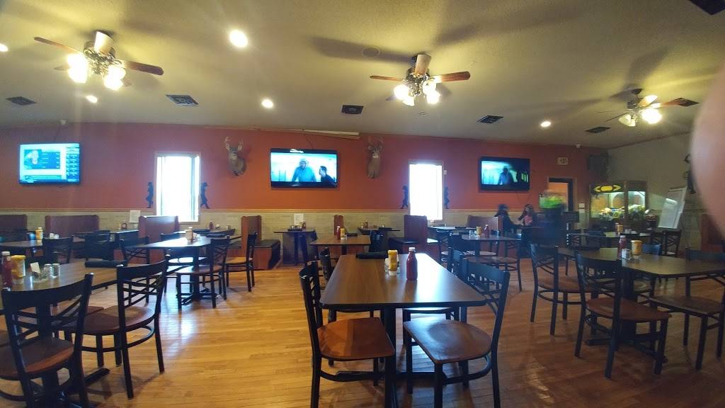 Chaps 3 at Leaning Tree Golf Course | restaurant | 7860 Smiths Creek Rd, Goodells, MI 48027, USA | 8103674500 OR +1 810-367-4500