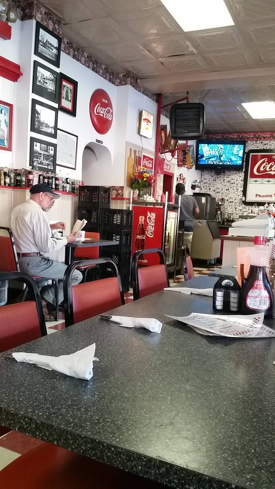 Fays Country Kitchen | restaurant | 203 S Hanover St, Carlisle, PA 17013, USA | 7172435510 OR +1 717-243-5510