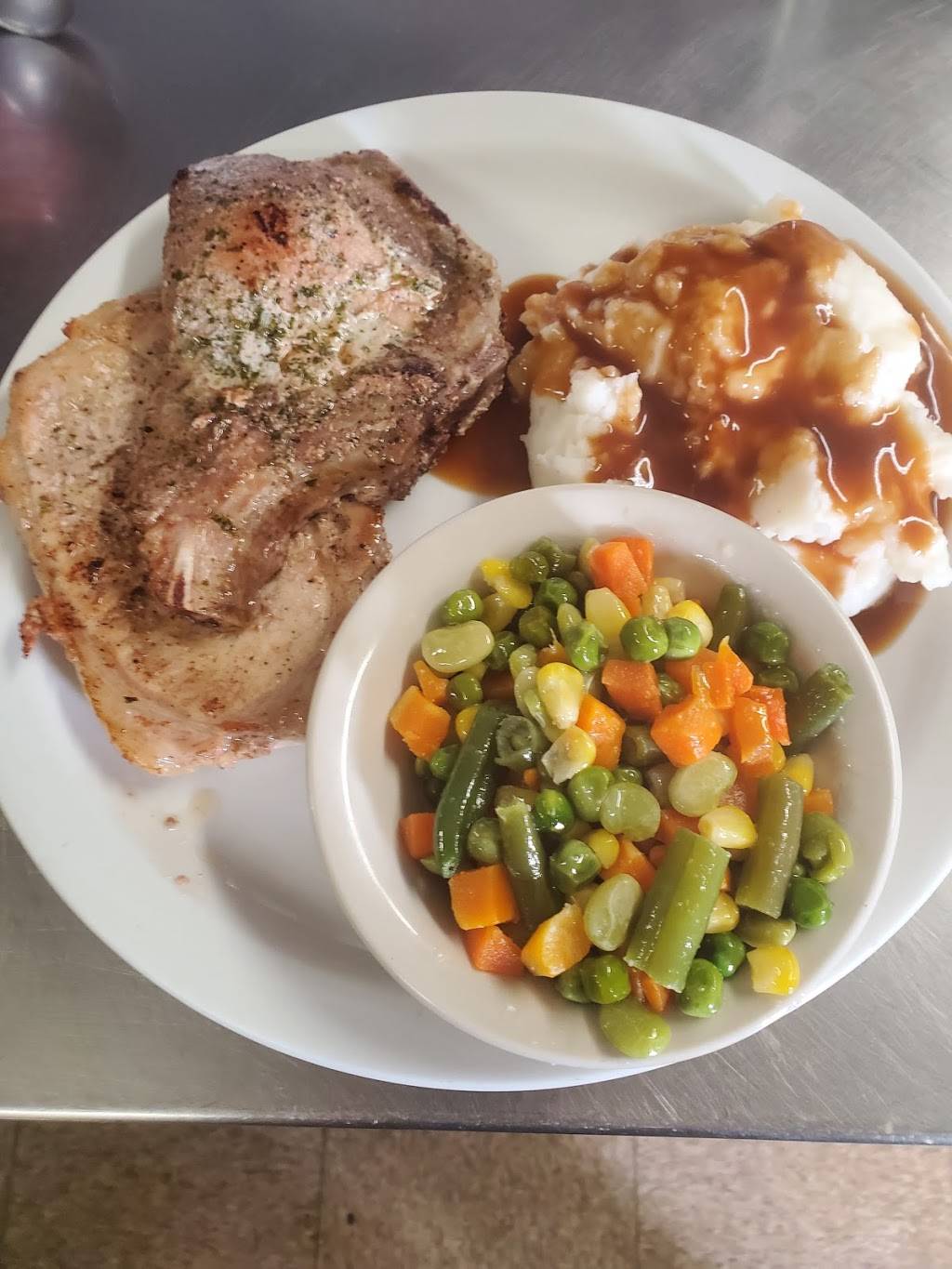 Hometown Eatery | restaurant | 10366 Railroad Ave, North Rose, NY 14516, USA | 3155871090 OR +1 315-587-1090