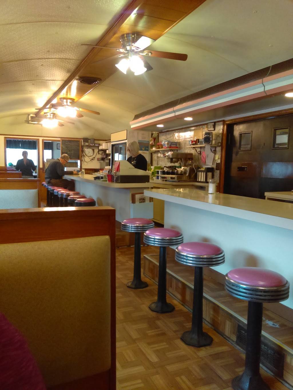 Mullers Port Jervis Diner | restaurant | 41 E Main St, Port Jervis, NY 12771, USA | 8458567978 OR +1 845-856-7978