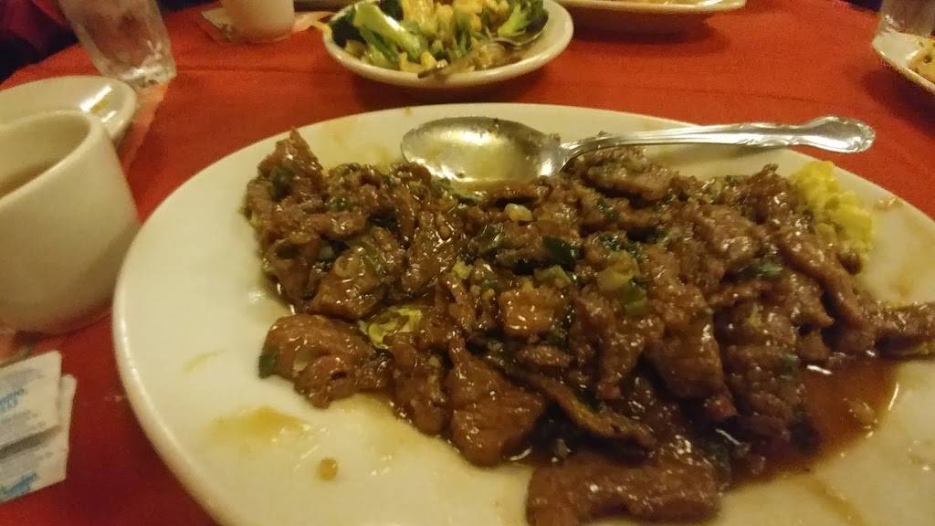 Yen Ching | restaurant | 7630 Good Hope Rd, Milwaukee, WI 53223, USA | 4143536677 OR +1 414-353-6677