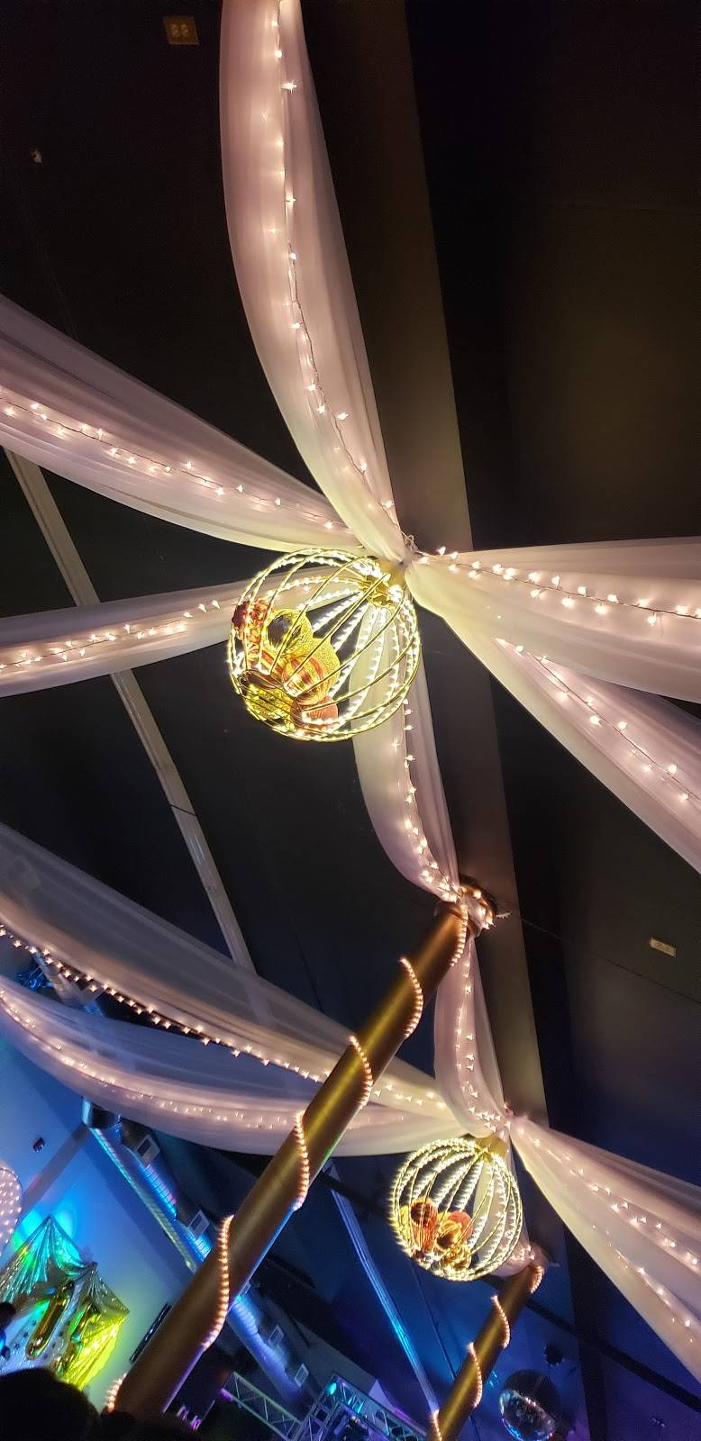 Flamingo Restaurant and Event Center | restaurant | 201 E Lake St, Minneapolis, MN 55408, USA | 6128249999 OR +1 612-824-9999