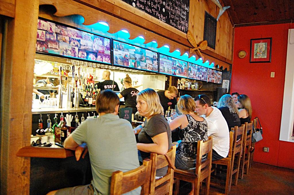 Sliders Oyster Bar | restaurant | 218 1st St, Neptune Beach, FL 32266, USA | 9042460881 OR +1 904-246-0881