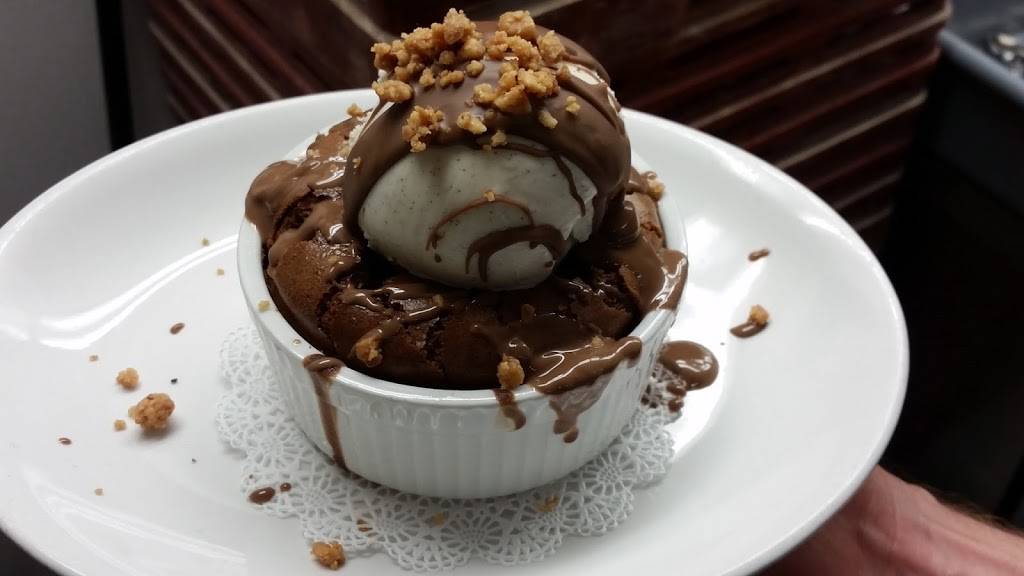 Vibrato Grill Jazz | night club | 2930 Beverly Glen Cir, Los Angeles, CA 90077, USA | 3104749400 OR +1 310-474-9400