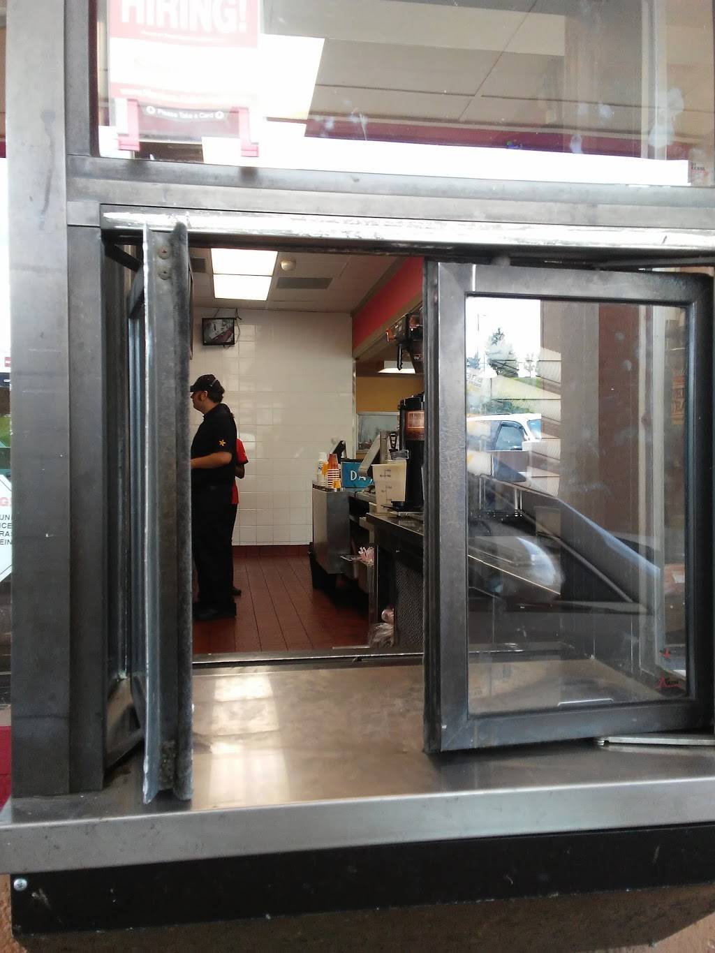 Hardees | restaurant | 3011 VA-101, Roanoke, VA 24017, USA | 5403628606 OR +1 540-362-8606