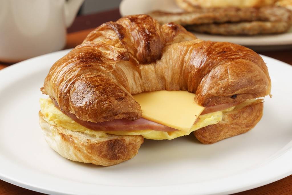 DONUT CAFE | restaurant | 1621 Pass Rd #A, Biloxi, MS 39531, USA | 2289677668 OR +1 228-967-7668