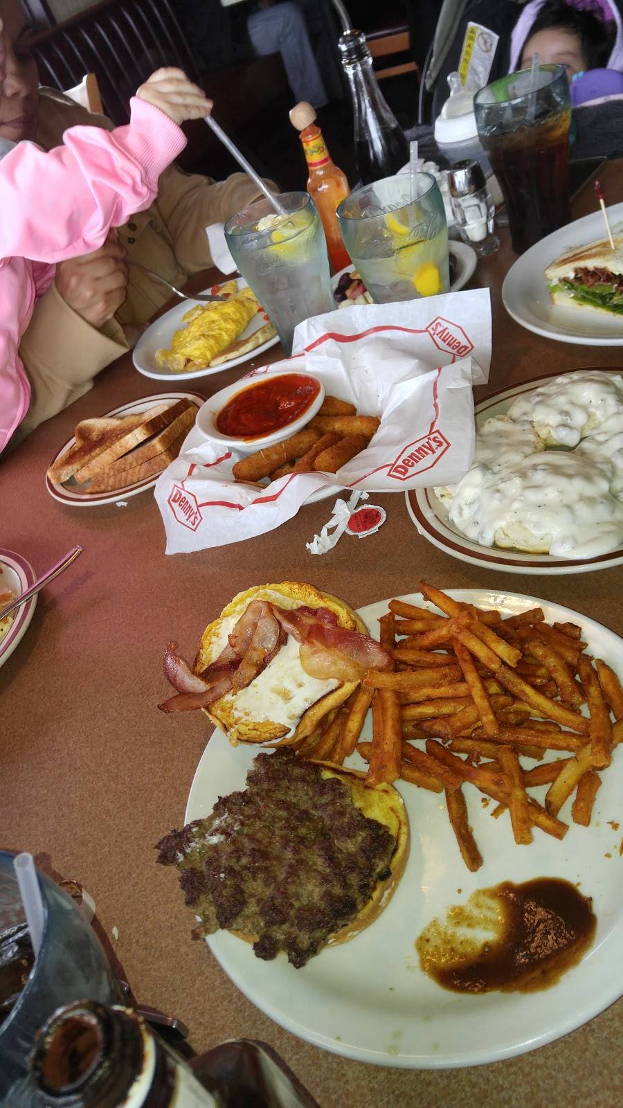 Dennys | restaurant | 20 Orland Square Dr, Orland Park, IL 60462, USA | 7083497727 OR +1 708-349-7727