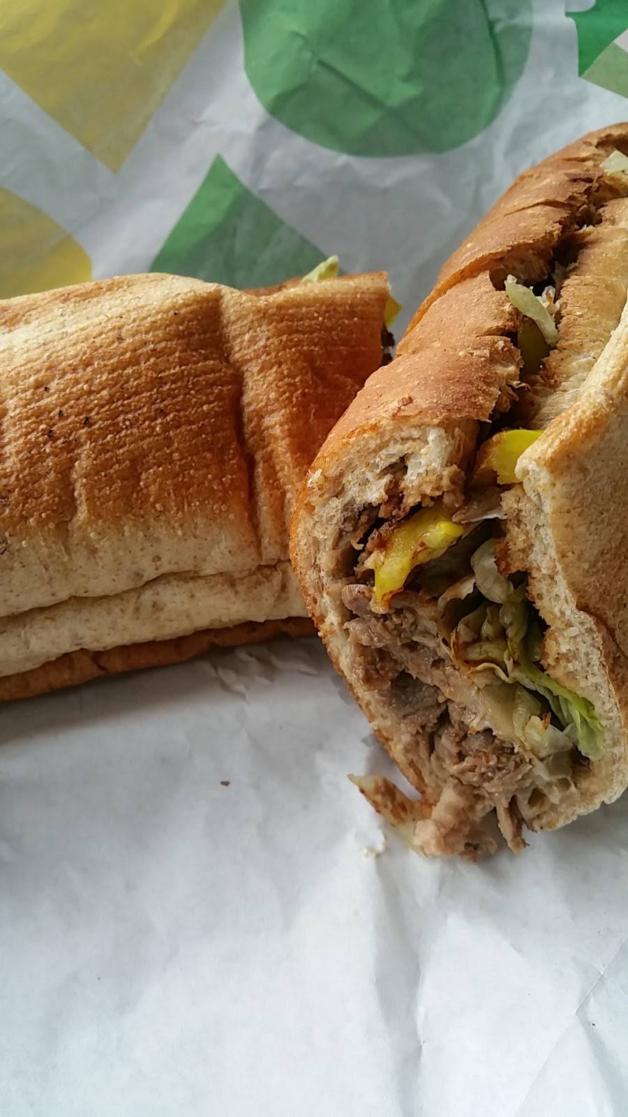 Subway Restaurants | restaurant | 533 W N 22nd St, Louisville, KY 40212, USA | 5027420311 OR +1 502-742-0311