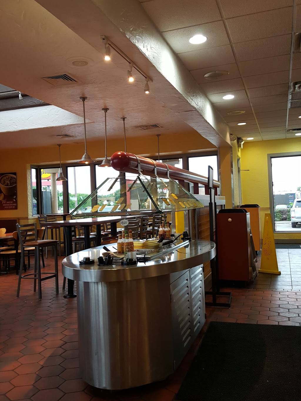 Taco Bueno | restaurant | 1550 W University Dr, Denton, TX 76201, USA | 9405664826 OR +1 940-566-4826