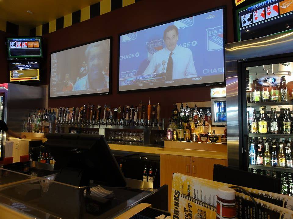Buffalo Wild Wings | restaurant | 1599 US-22, Watchung, NJ 07069, USA | 9082229464 OR +1 908-222-9464