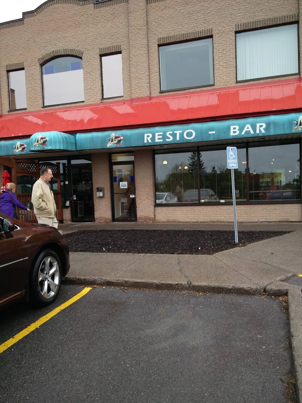 Lexus Resto-Bar | restaurant | 210 Centrum Blvd, Orléans, ON K1E 3V7, Canada | 6138307282 OR +1 613-830-7282