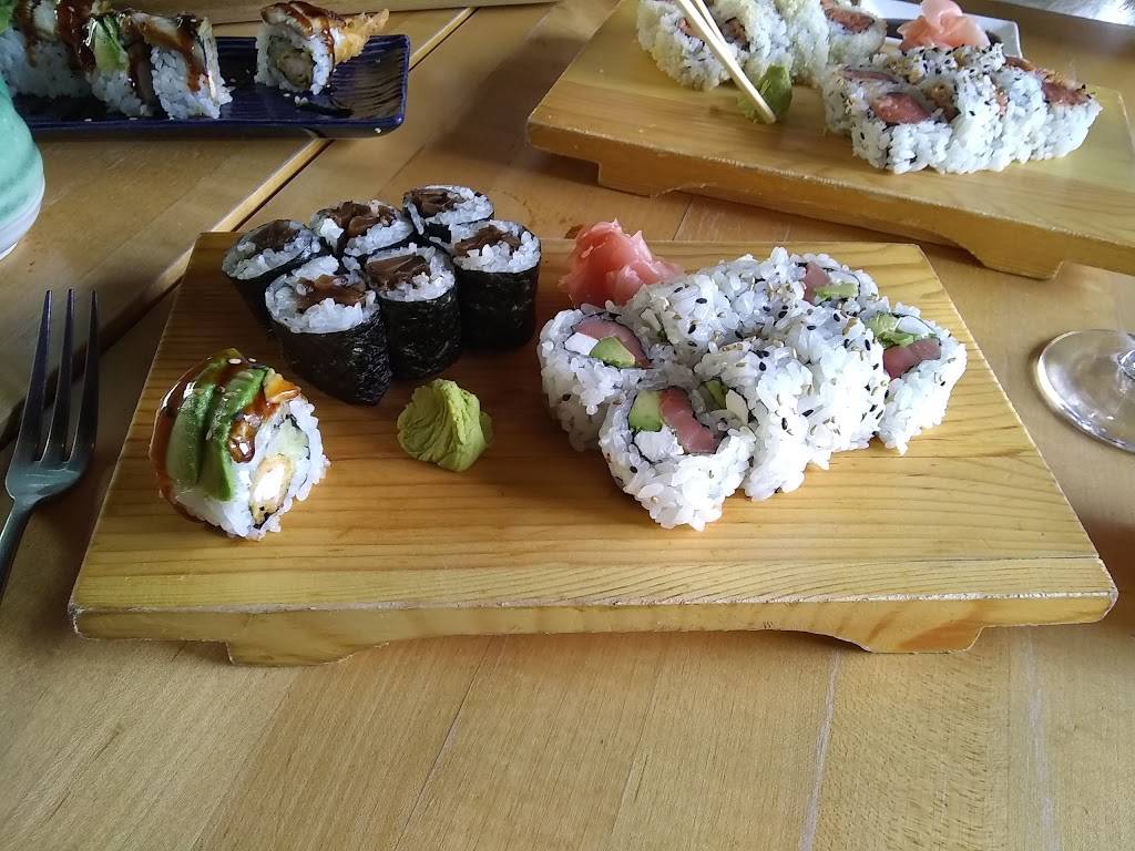 Kin Sushi & Thai Cuisine | restaurant | 1132 N Milwaukee Ave, Chicago, IL 60642, USA | 7737722722 OR +1 773-772-2722