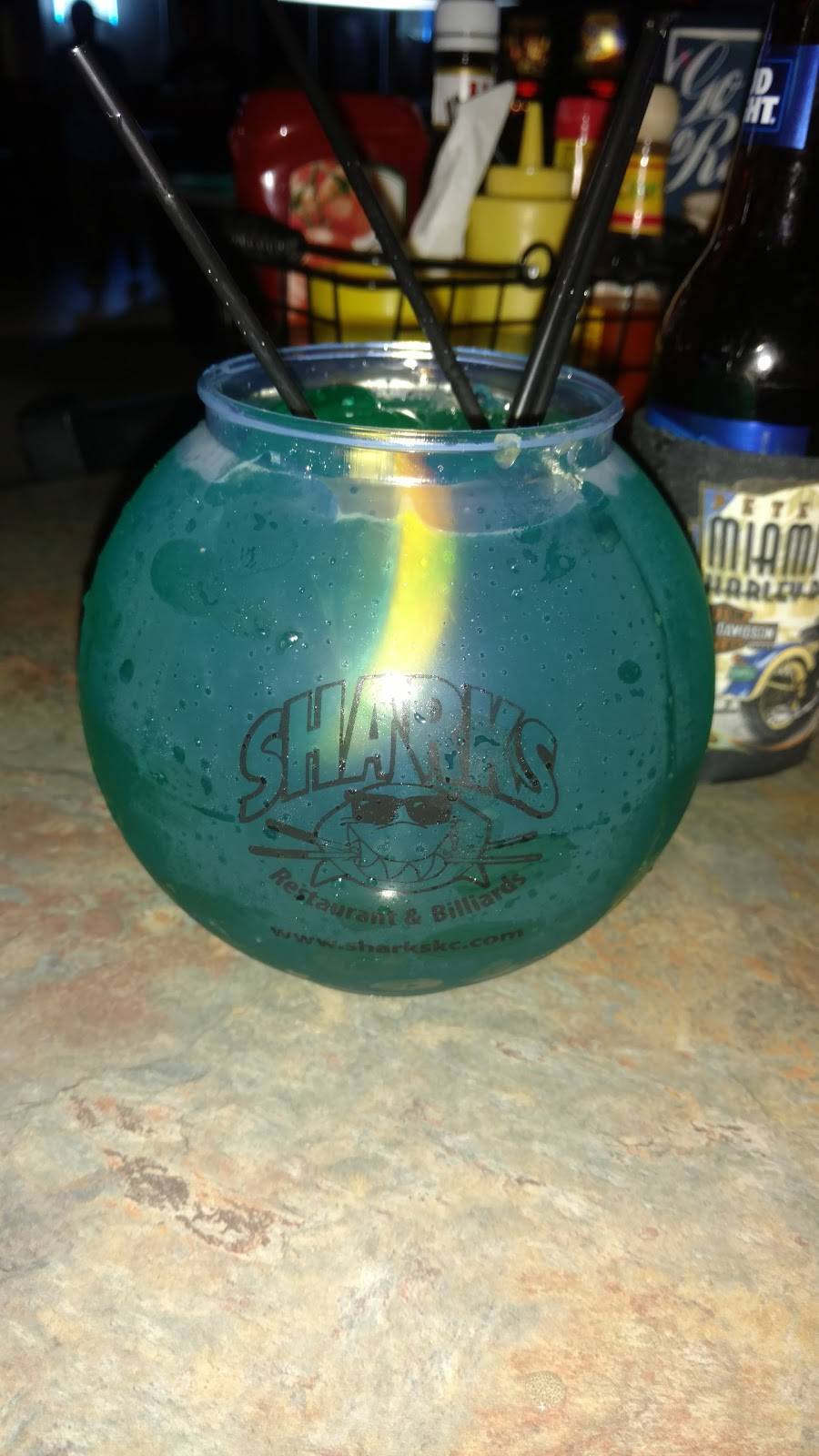 Sharks Restaurant & Billiards | restaurant | 10320 Shawnee Mission Pkwy, Shawnee, KS 66203, USA | 9132684006 OR +1 913-268-4006