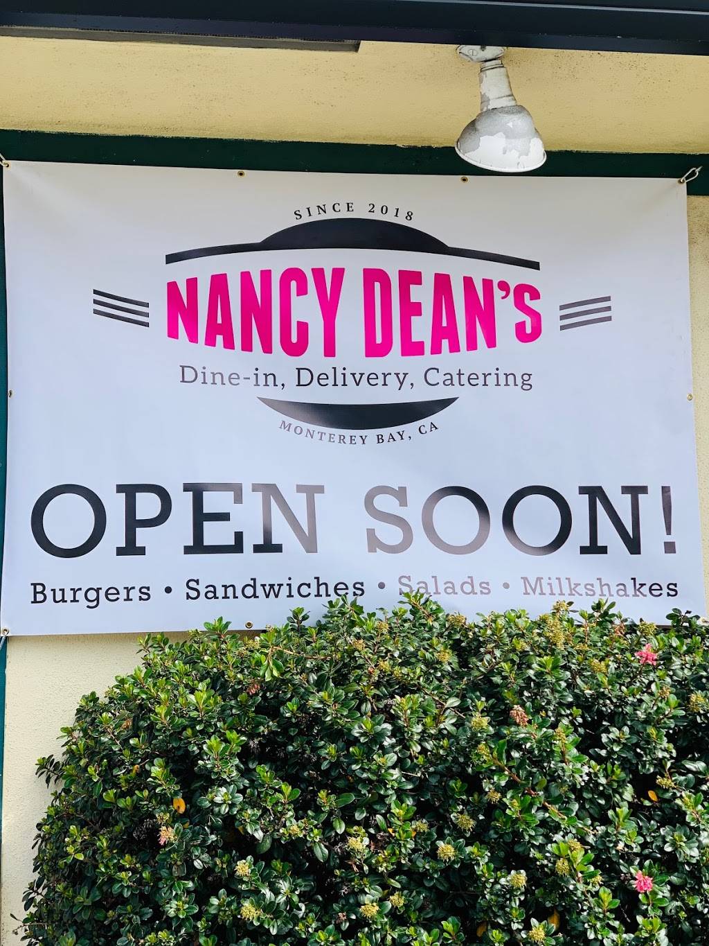 Nancy Dean’s | restaurant | 598 Lighthouse Ave, Monterey, CA 93940, USA | 8318698676 OR +1 831-869-8676