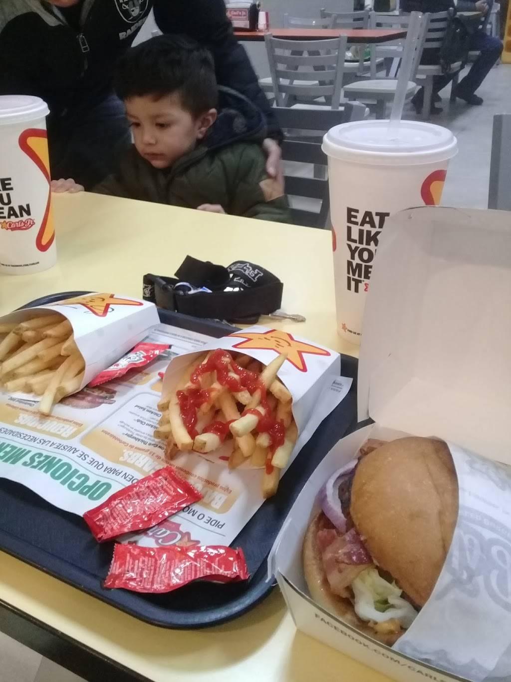 Carls Jr | restaurant | Blvd. Benito Juárez 2710, HACIENDA FLORESTA, 22703 Rosarito, B.C., Mexico | 018007322757 OR +52 800 732 2757