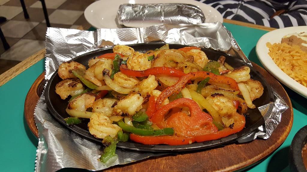 El Caporal Mexican restaurant | restaurant | 2209 Meadow Dr, Louisville, KY 40218, USA | 5024737840 OR +1 502-473-7840