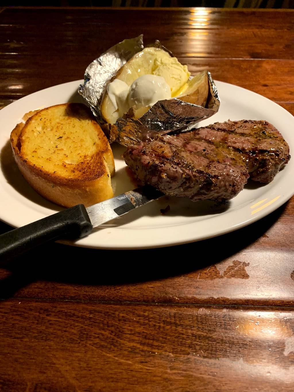 Buzz Inn Steakhouse | night club | 3121 Broadway, Everett, WA 98201, USA | 4252591972 OR +1 425-259-1972