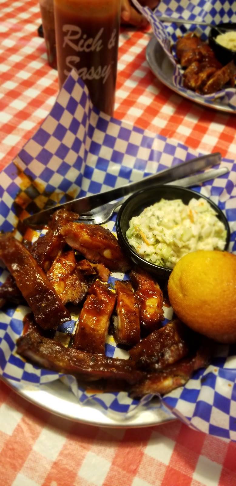 Famous Daves Bar-B-Que | restaurant | 15657 S Harlem Ave, Orland Park, IL 60462, USA | 7085327850 OR +1 708-532-7850