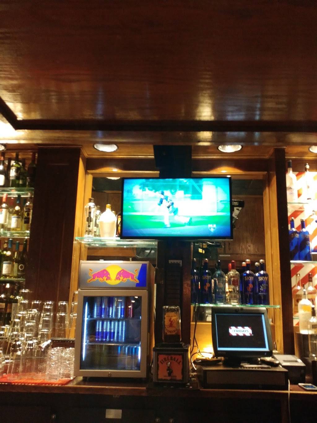 TGI Fridays | restaurant | 222 S Dupont Hwy, Dover, DE 19901, USA | 3027353500 OR +1 302-735-3500