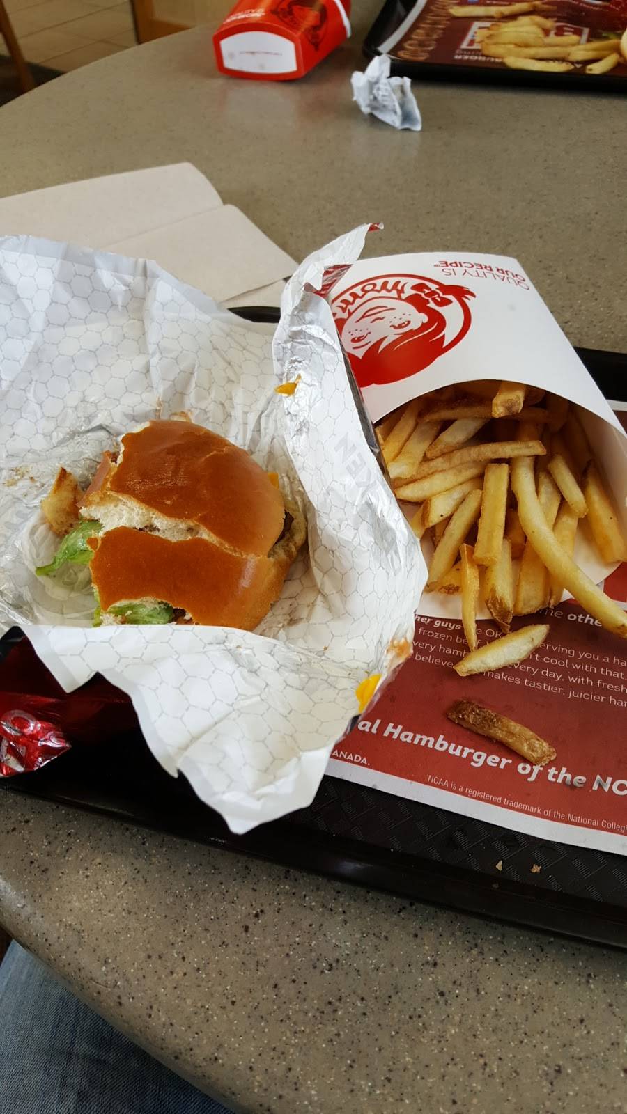 Wendys | restaurant | 26245 Novi Rd, Novi, MI 48375, USA | 2483447845 OR +1 248-344-7845