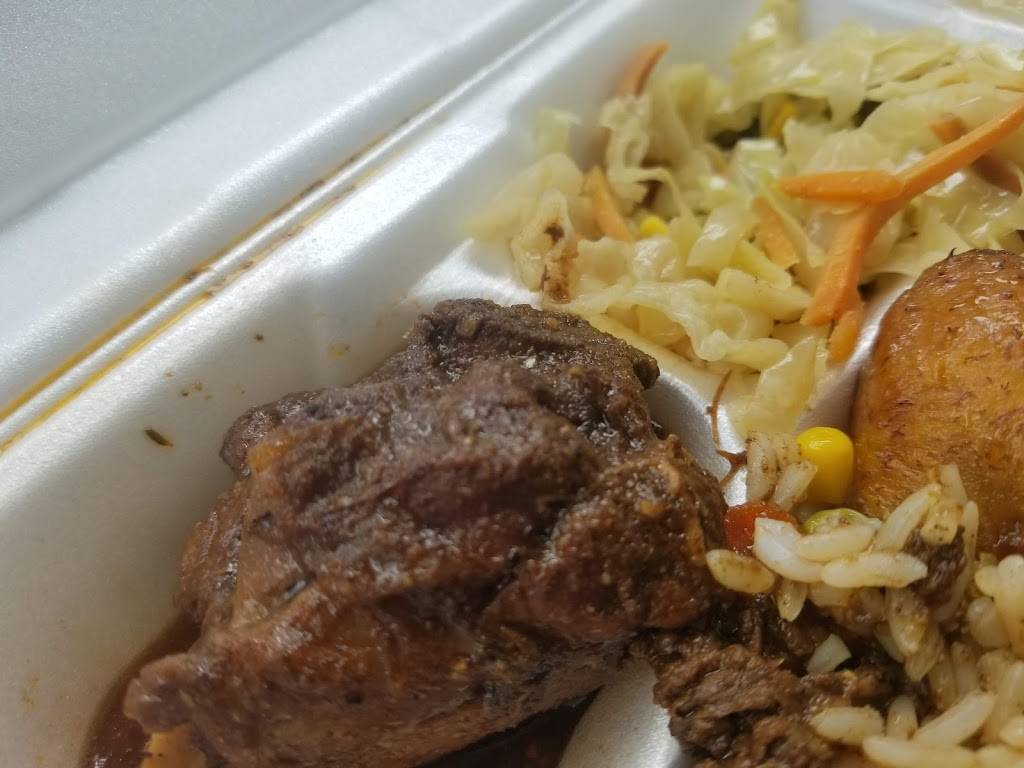 Golden Krust Caribbean Restaurant | bakery | 440 E McCullough Dr Suite 126, Charlotte, NC 28262, USA | 7045490555 OR +1 704-549-0555