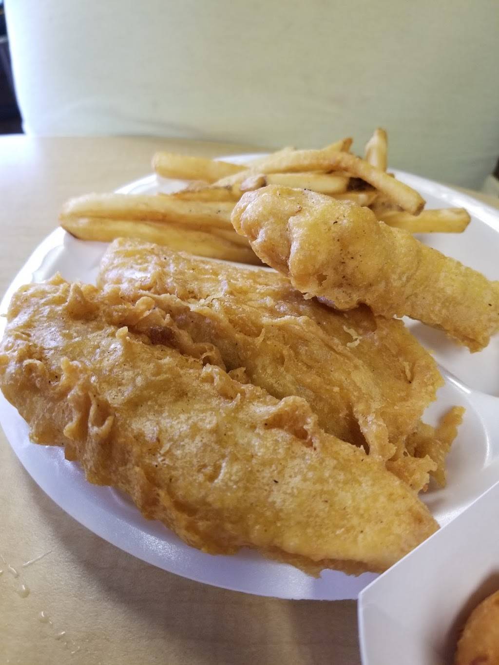 Long John Silvers | restaurant | 100 Tarentum Bridge Rd, New Kensington, PA 15068, USA | 7243351500 OR +1 724-335-1500