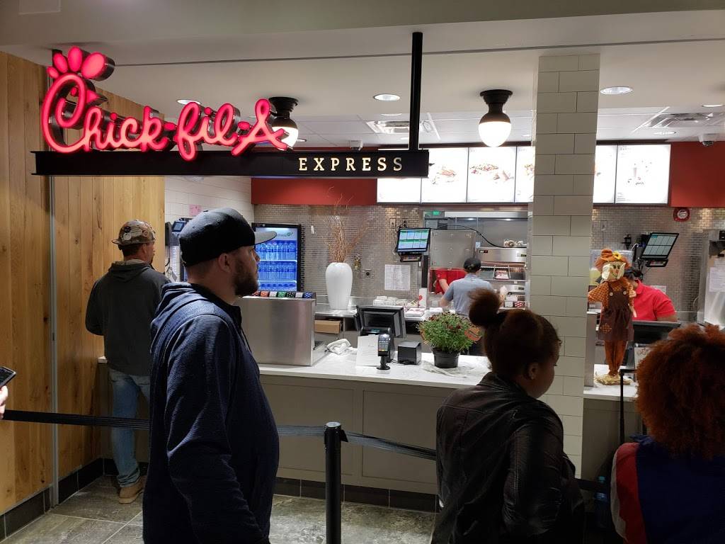 Chick-fil-A | restaurant | 878 W Cross St McKenny Hall, Ypsilanti, MI 48197, USA | 7344870260 OR +1 734-487-0260