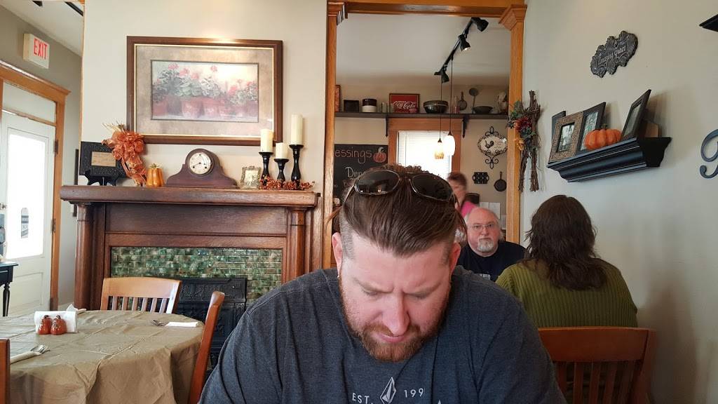 Main St. Cafe | restaurant | 237 Main St, Claysville, PA 15323, USA | 7246634200 OR +1 724-663-4200