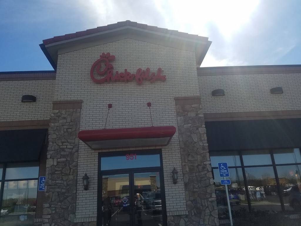 Chick-fil-A | restaurant | 951 NE Coronado Dr, Blue Springs, MO 64014, USA | 8162202321 OR +1 816-220-2321