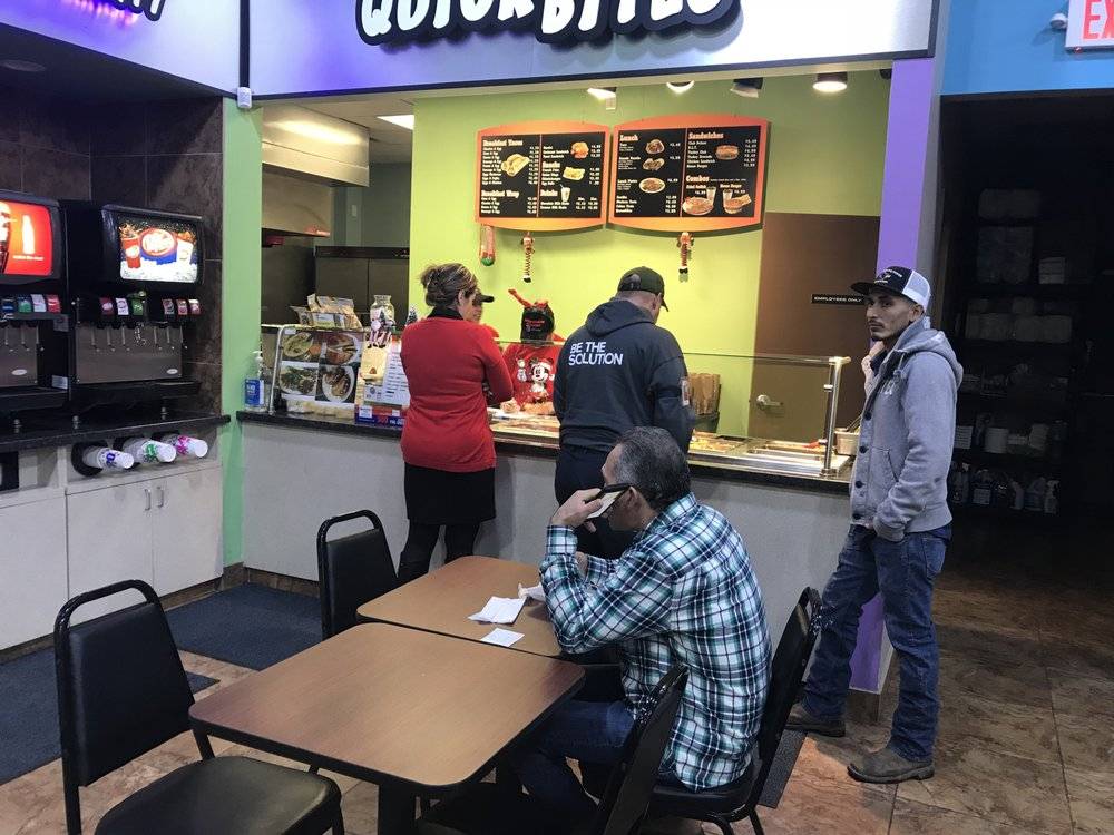 Monroe Xpress | restaurant | 8404 Monroe Blvd, Houston, TX 77061, USA | 8329049156 OR +1 832-904-9156