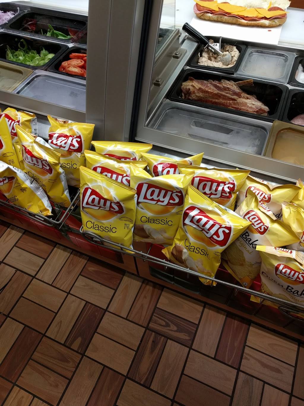 Subway Restaurants | restaurant | 1720 E Old Shakopee Rd, Bloomington, MN 55425, USA | 9528846645 OR +1 952-884-6645