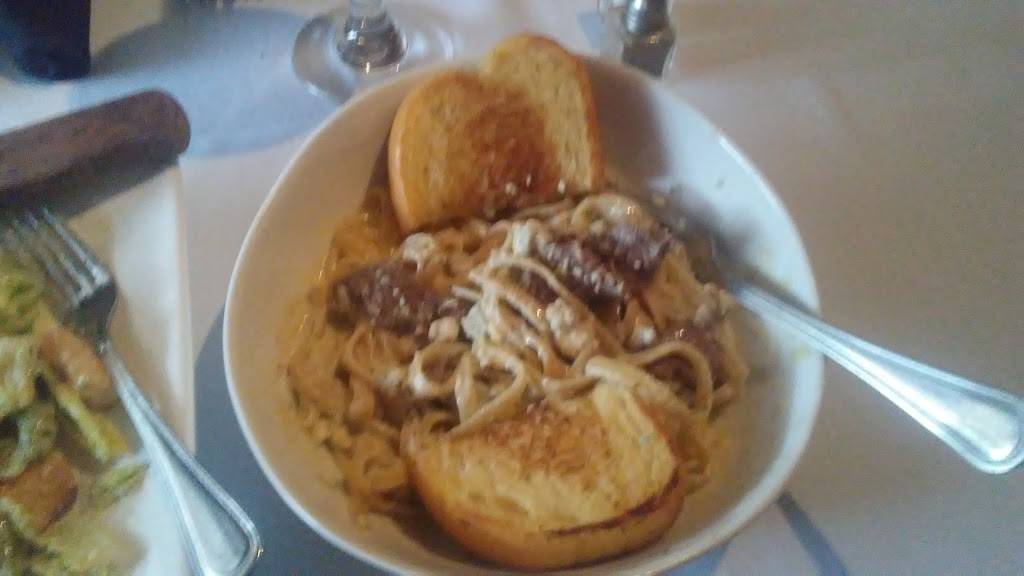 The W Restaurant & Lounge | restaurant | 7230 IL-152, Du Quoin, IL 62832, USA | 6185422424 OR +1 618-542-2424