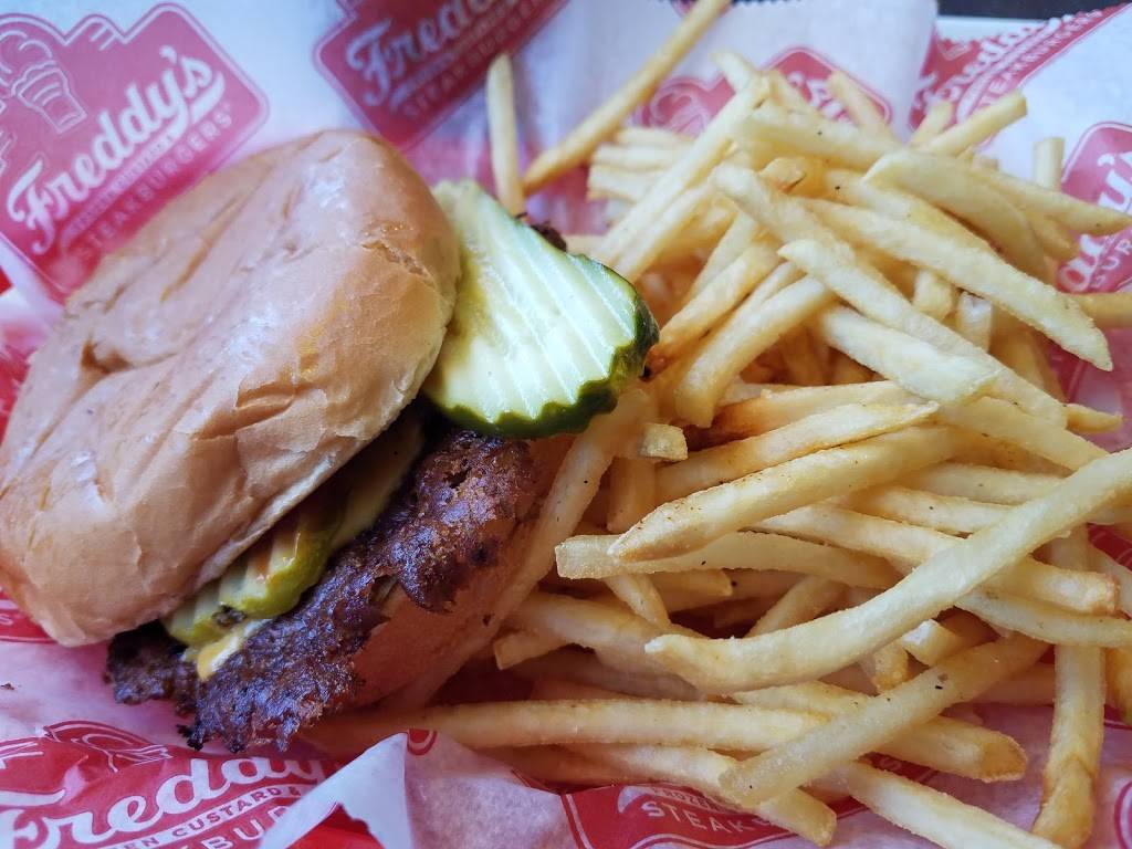 Freddys Frozen Custard & Steakburgers | restaurant | 120 E Main St, Cartersville, GA 30121, USA | 7703348676 OR +1 770-334-8676