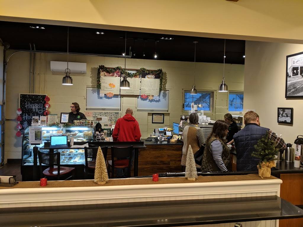 Hampton Coffee Company | bakery | 272 Main Rd, Aquebogue, NY 11931, USA | 6317792862 OR +1 631-779-2862