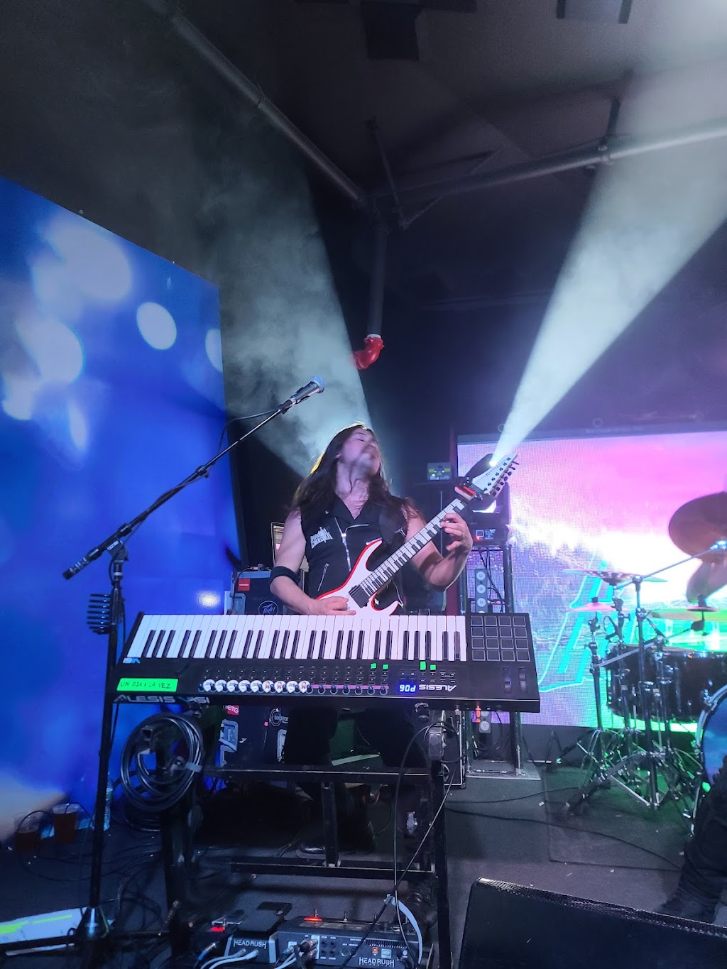 Rockstar Bar & Grill | restaurant | 6730 Las Vegas Blvd S, Las Vegas, NV 89119, USA | 7028979500 OR +1 702-897-9500