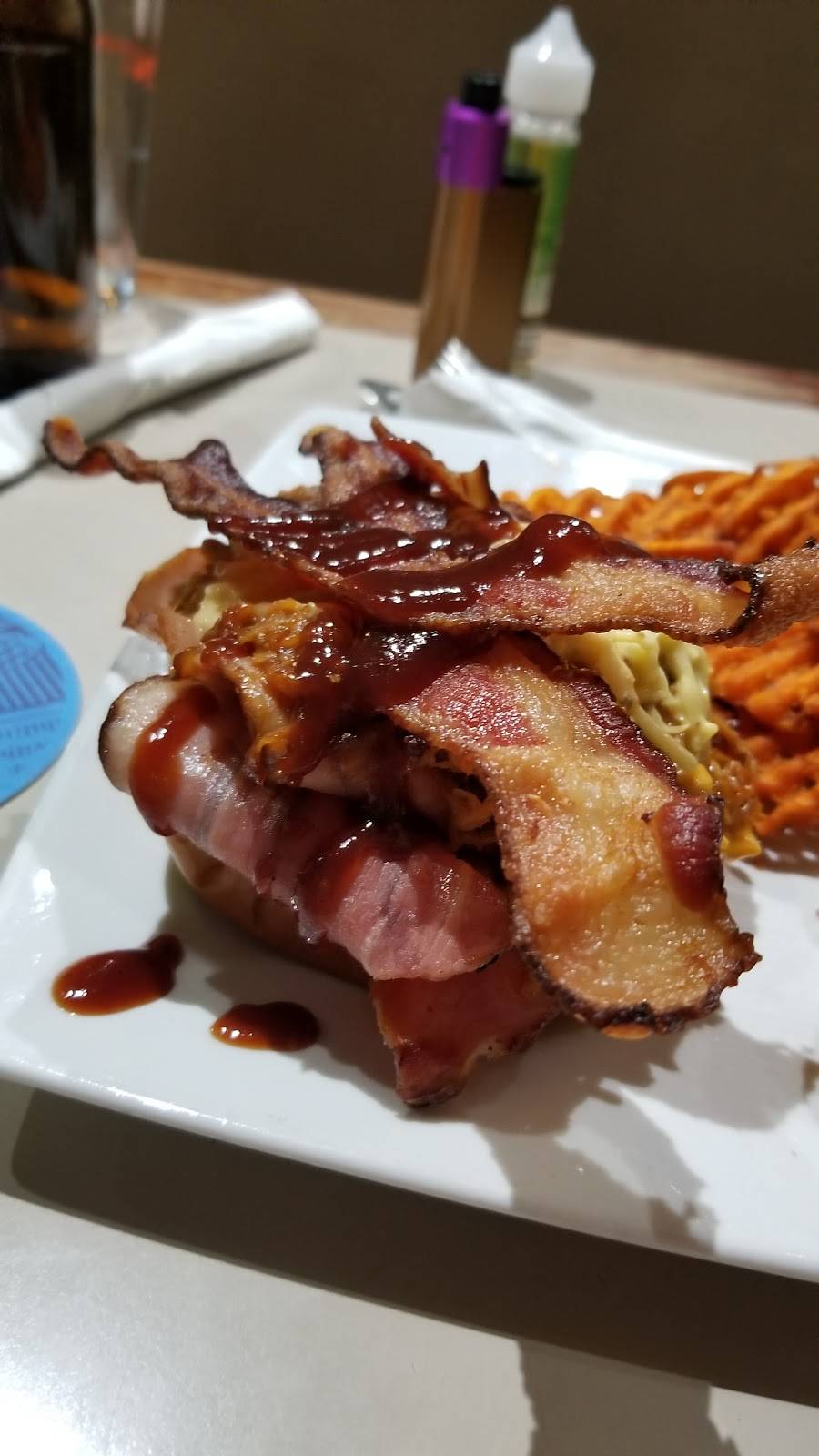 West End Grill | restaurant | 2049 West St, Annapolis, MD 21401, USA | 4102667662 OR +1 410-266-7662