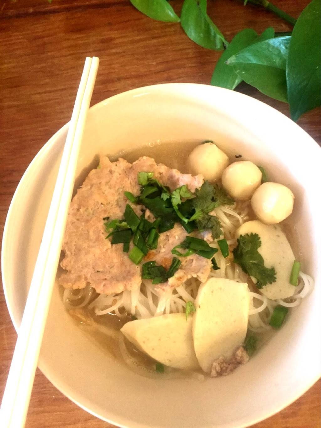 Cilantro Thai Kitchen | restaurant | 1509 W Devon Ave, Chicago, IL 60660, USA | 7732627797 OR +1 773-262-7797