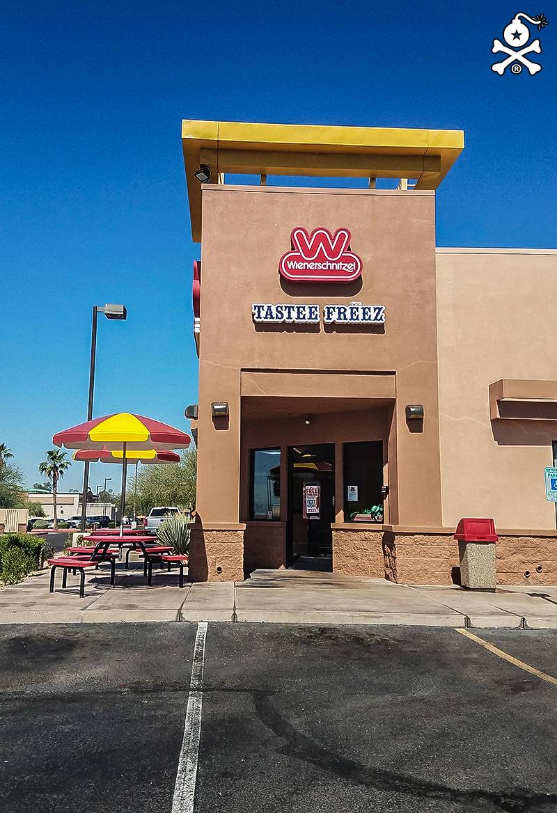 Wienerschnitzel | restaurant | 9370 W Northern Ave, Glendale, AZ 85305, USA | 6238771322 OR +1 623-877-1322