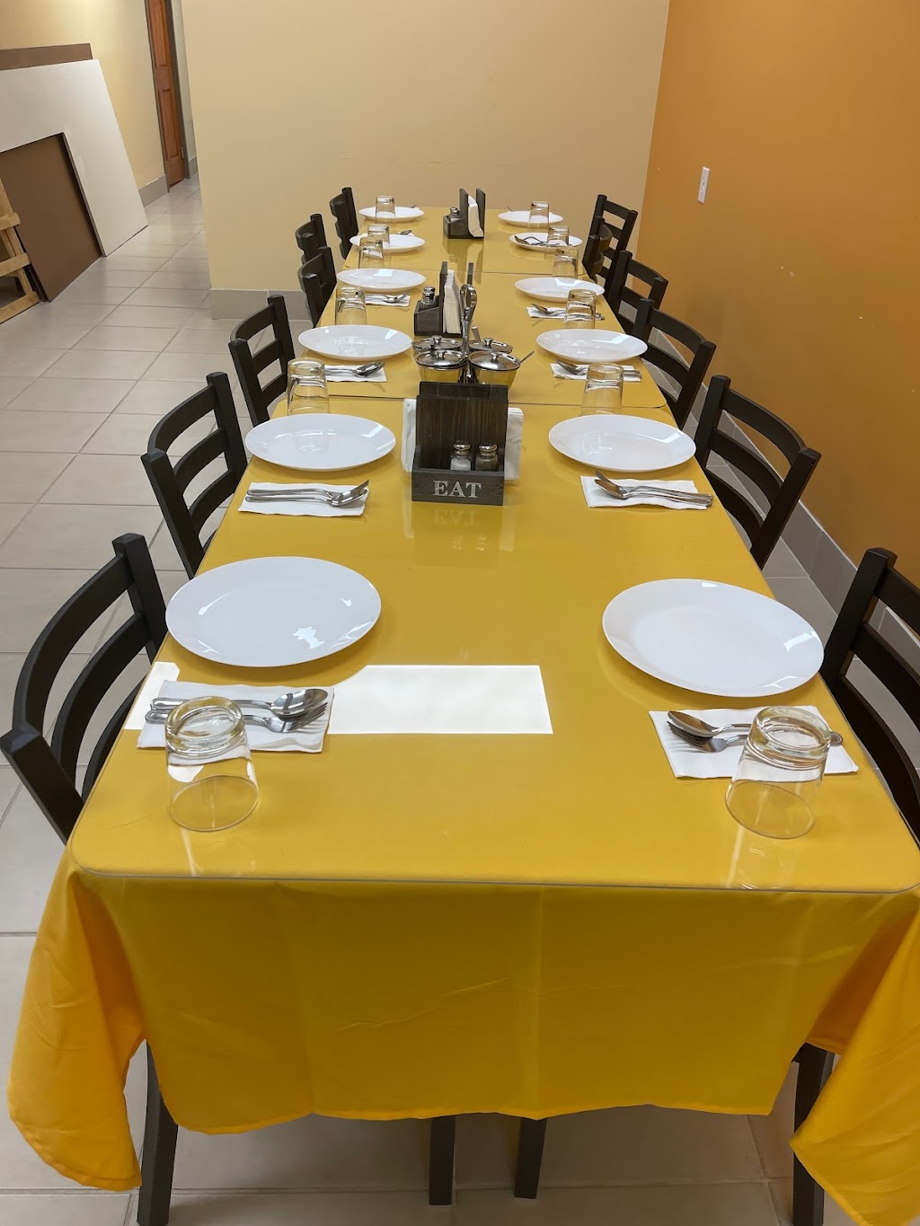 Curry Hut Indian cuisine and sweet | restaurant | 9809 W Oklahoma Ave, Milwaukee, WI 53227, USA | 4144889520 OR +1 414-488-9520