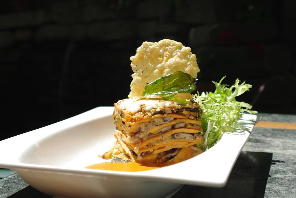 Solé Restaurant and Wine Bar | restaurant | 83 Erb St W Building Two, Waterloo, ON N2L 6C2, Canada | 5197475622 OR +1 519-747-5622