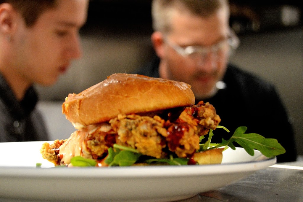 Union & Main | restaurant | 455 Main St, East Greenwich, RI 02818, USA | 4012891191 OR +1 401-289-1191