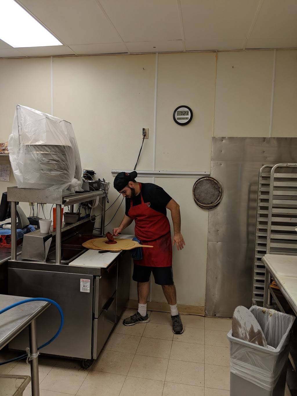 Lucanos Pizza & Catering | meal delivery | 2950 Ogden Ave, Lisle, IL 60532, USA | 6303057400 OR +1 630-305-7400