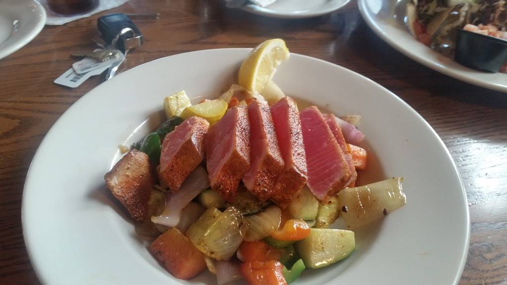 Johnnys Bar & Grille | restaurant | 23 College St, South Hadley, MA 01075, USA | 4135348222 OR +1 413-534-8222